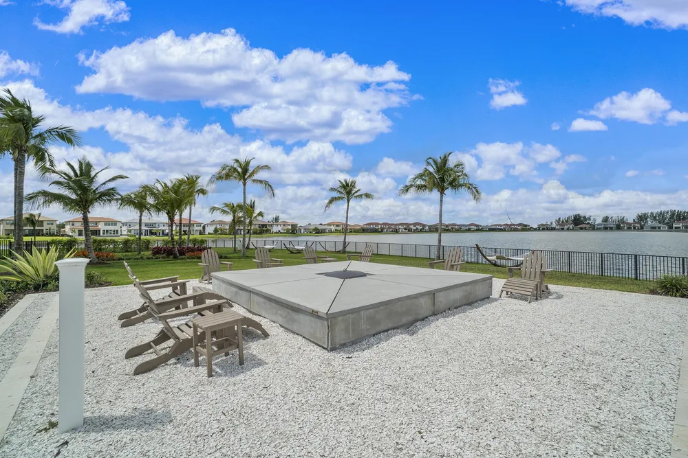 12745 Bayside Ct, Parkland, FL 33076
