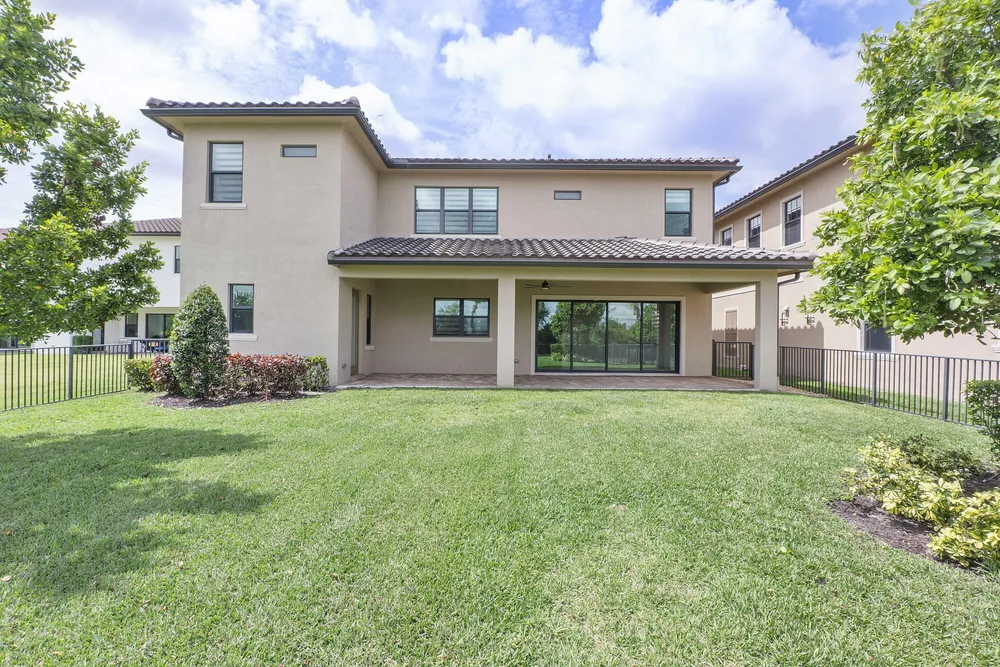 12745 Bayside Ct, Parkland, FL 33076