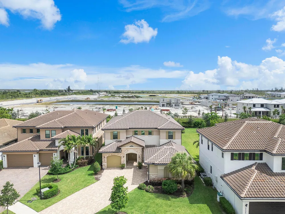 12745 Bayside Ct, Parkland, FL 33076