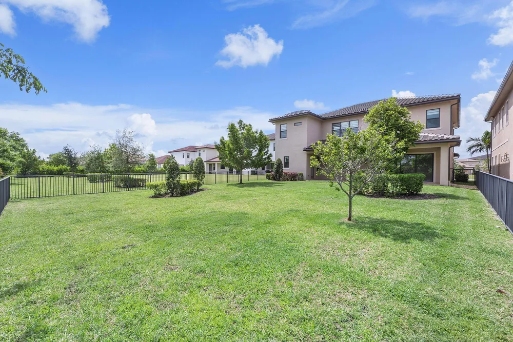 12745 Bayside Ct, Parkland, FL 33076