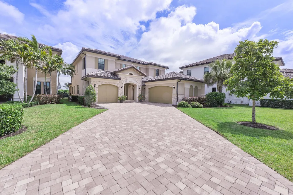 12745 Bayside Ct, Parkland, FL 33076
