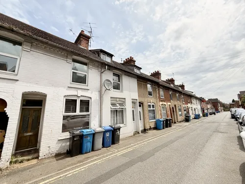 Wellington Street, KETTERINGphoto