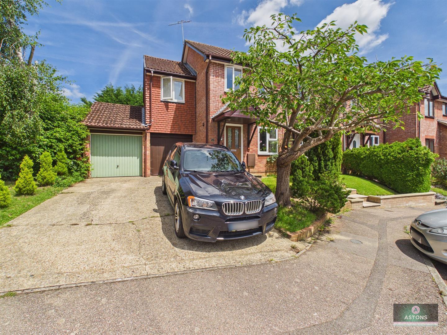 Verbania Way, East Grinstead Image 1