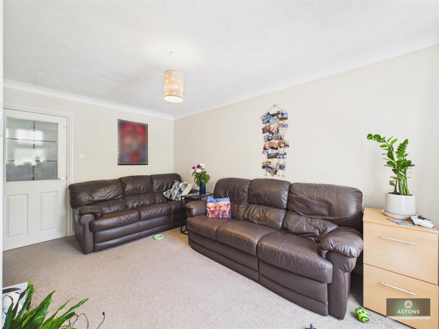 Verbania Way, East Grinstead Image 3