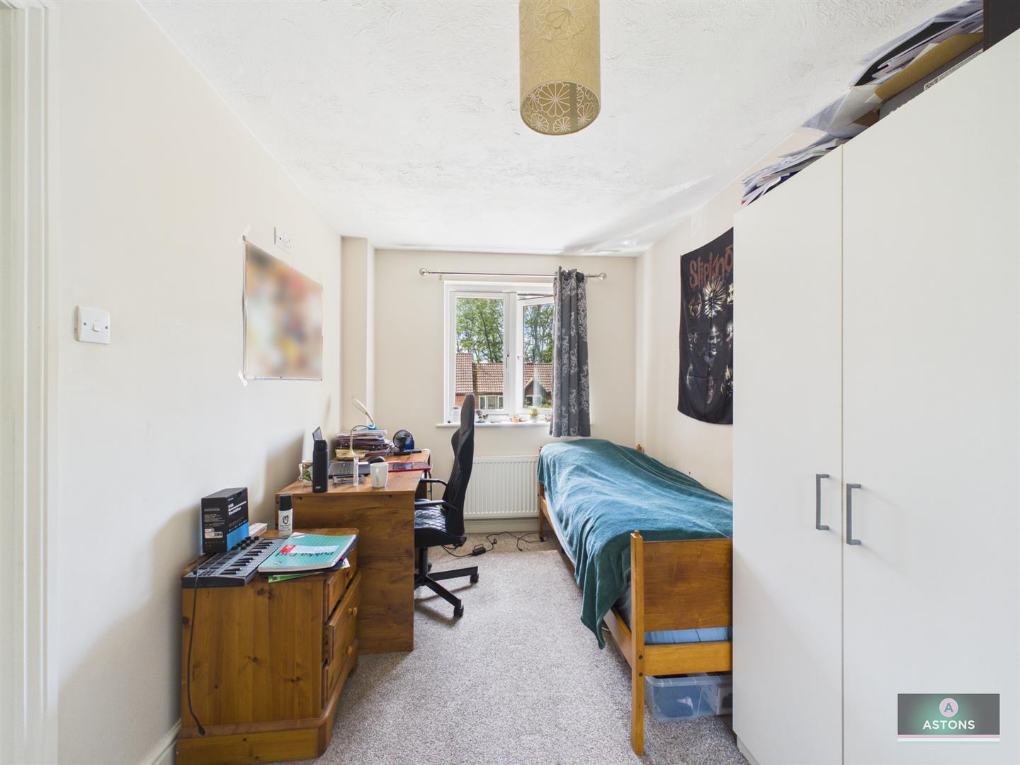 Verbania Way, East Grinstead Image 9