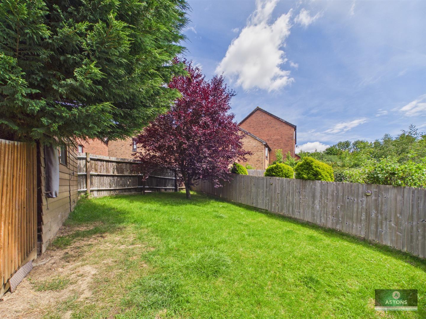Verbania Way, East Grinstead Image 14