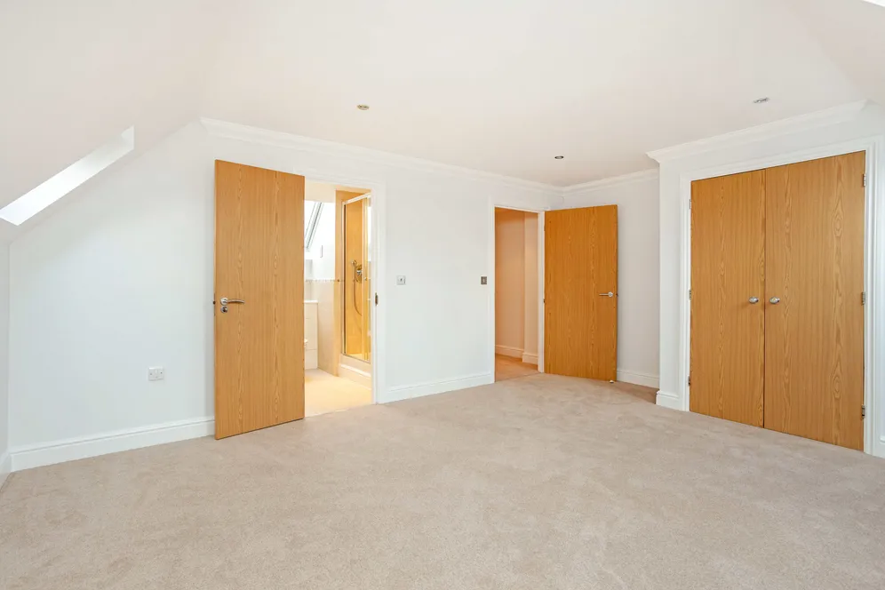 Finchampstead Road, Wokingham, RG41 photo 8
