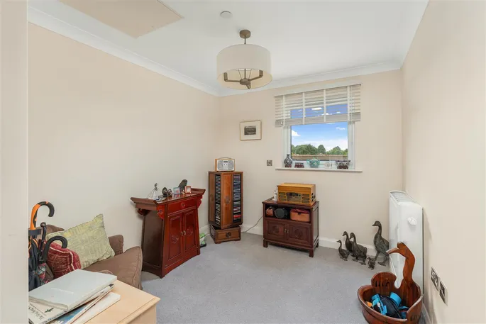 Property carousel image 8