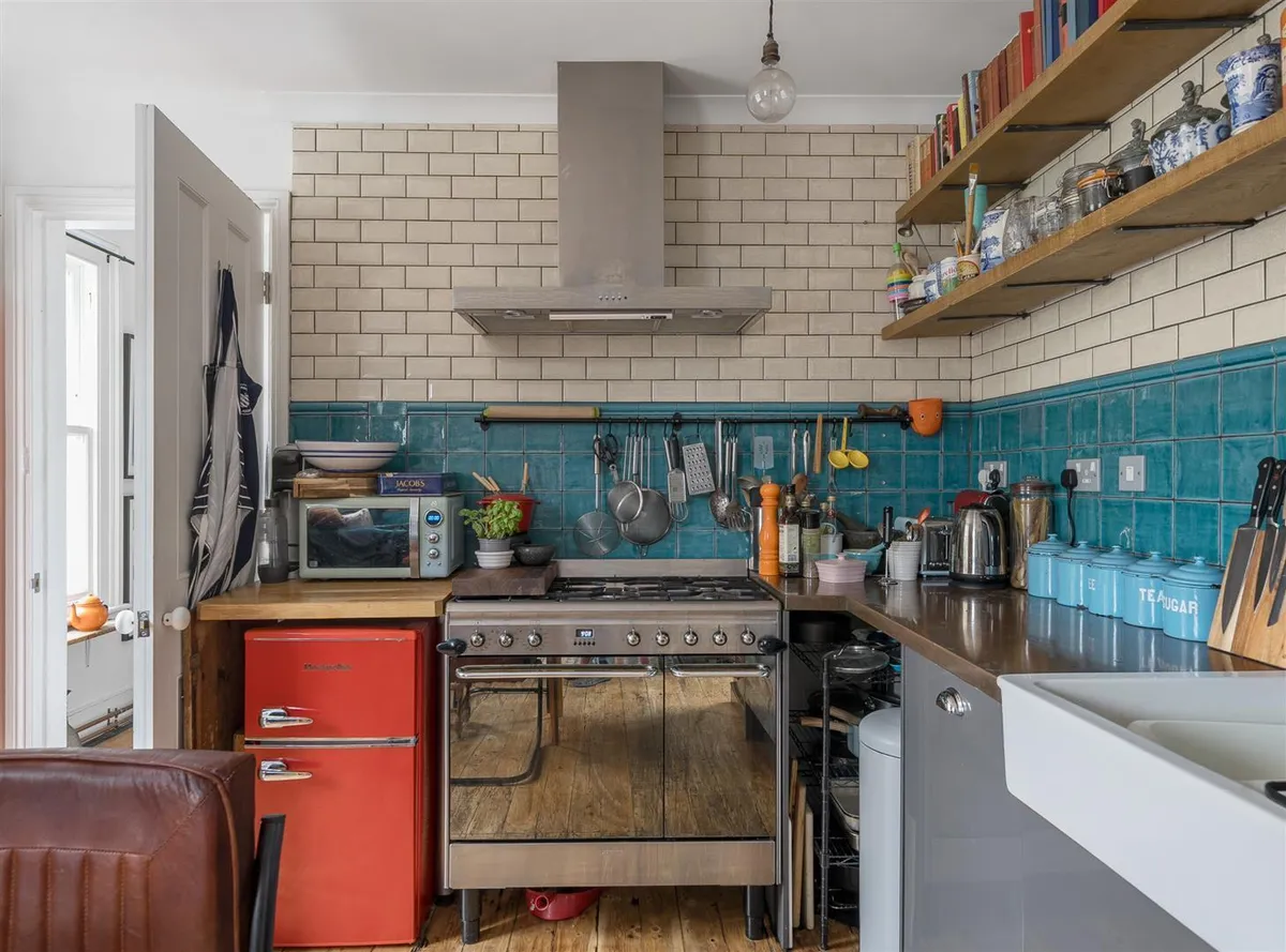 Kilburn Lane, London, W10