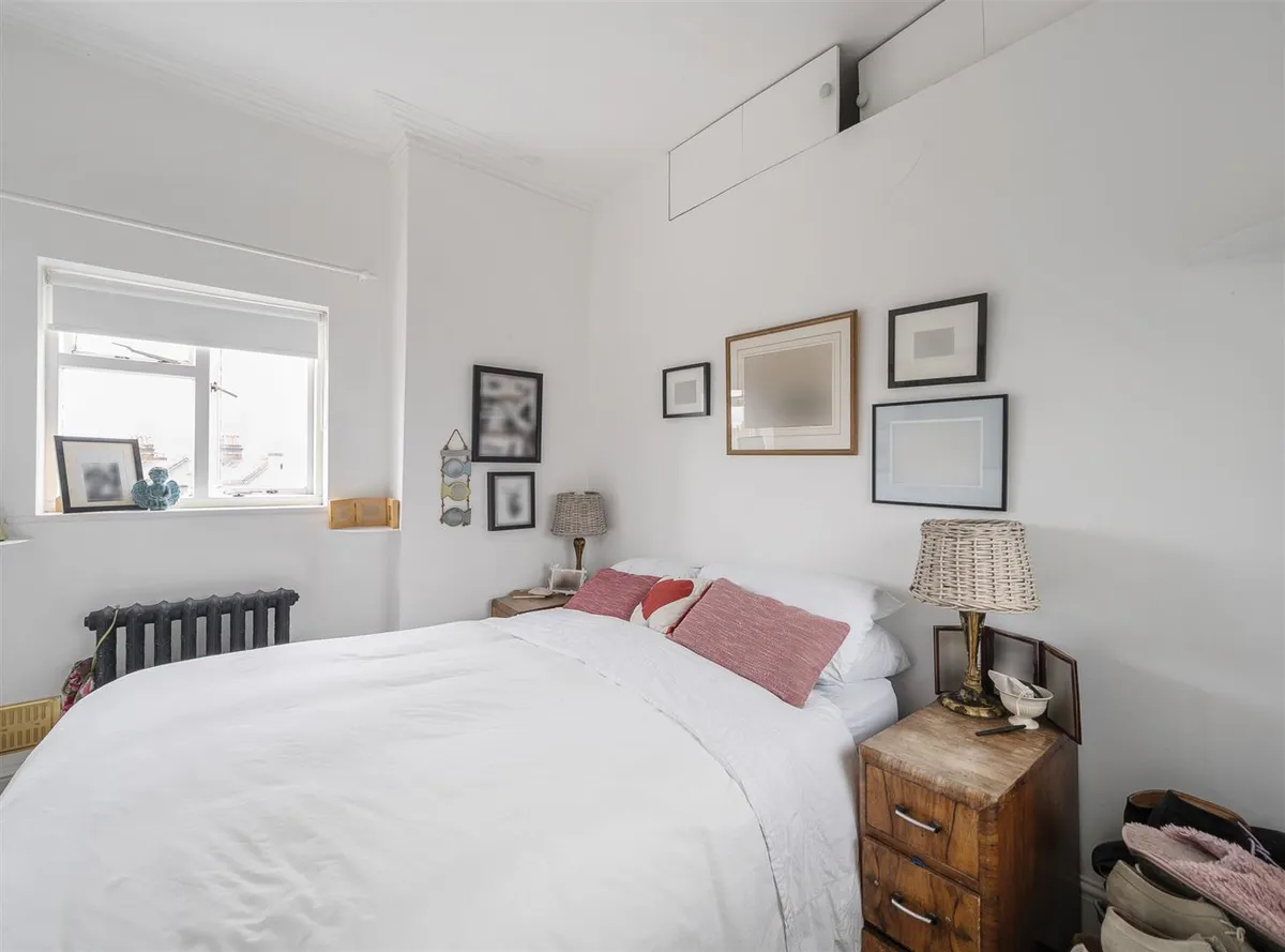 Kilburn Lane, London, W10