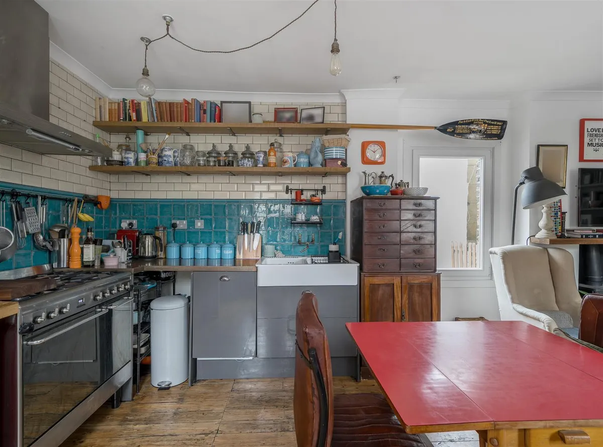 Kilburn Lane, London, W10