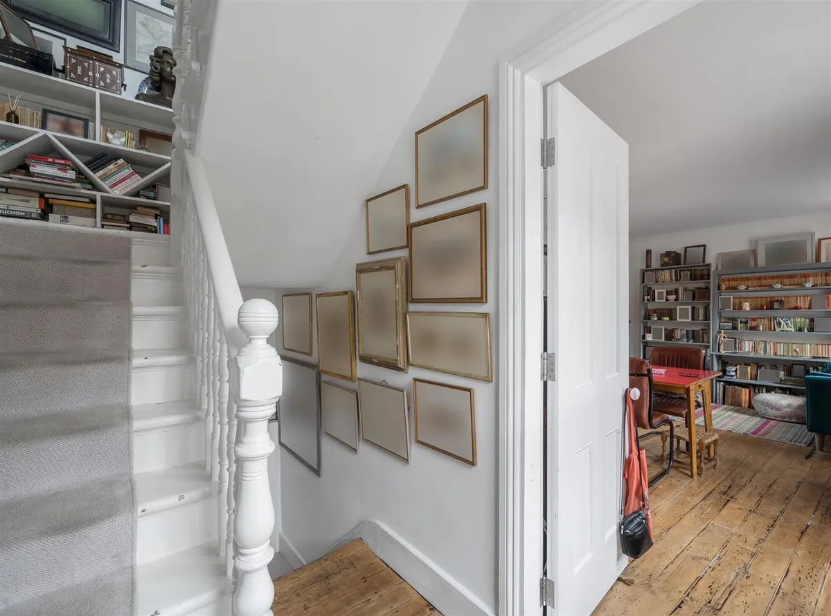 Kilburn Lane, London, W10