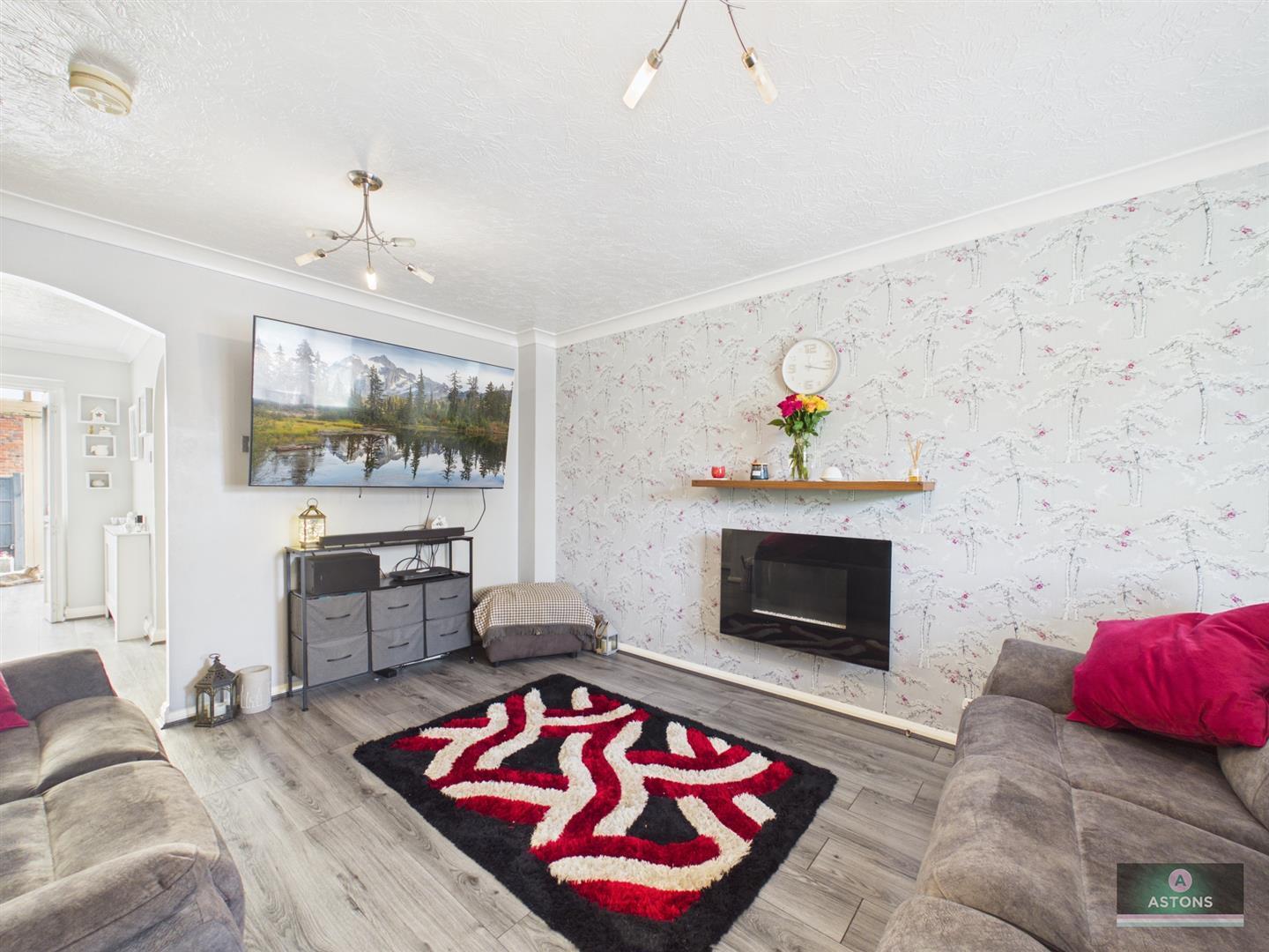 Bosham Road, Maidenbower, Crawley Image 2