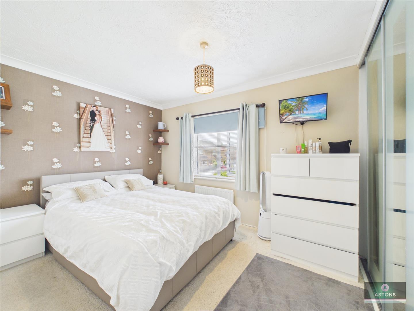 Bosham Road, Maidenbower, Crawley Image 12