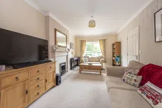 Beningfield Drive London Colney AL2 photo 2