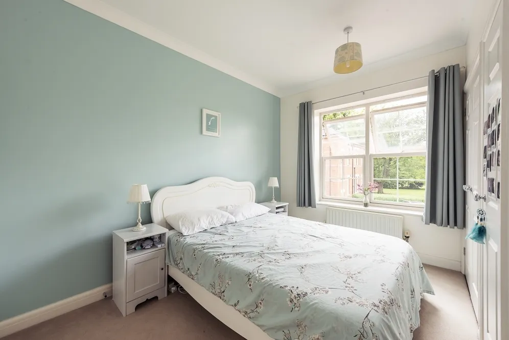 Beningfield Drive London Colney AL2 photo 5