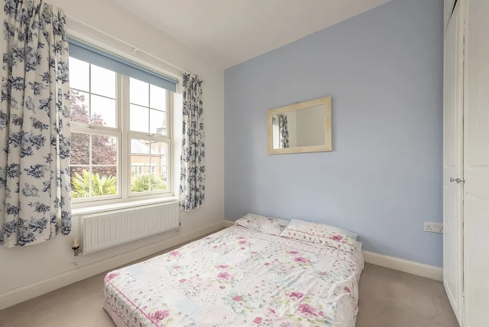 Beningfield Drive London Colney AL2 photo 6