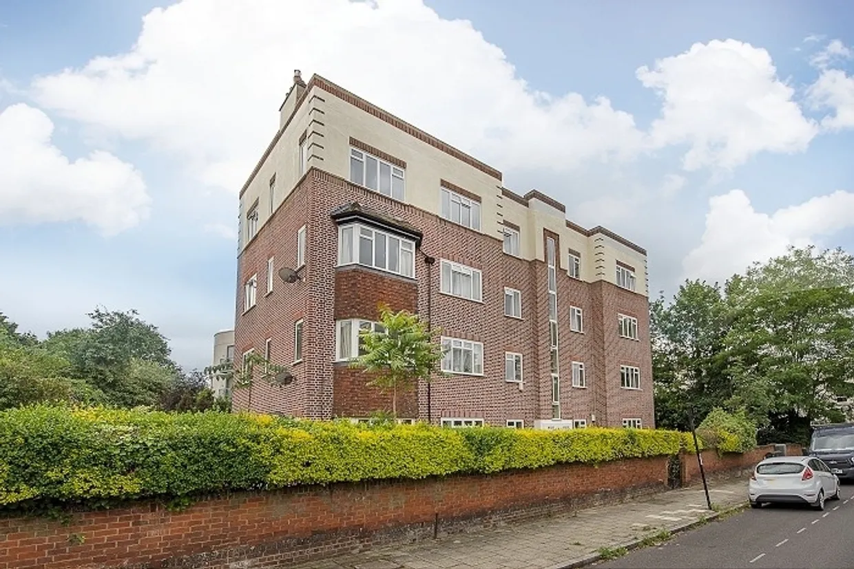 West Road London SW4 photo 6
