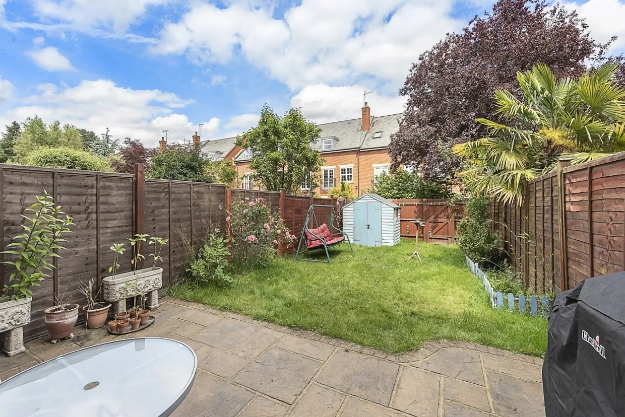 Beningfield Drive London Colney AL2 photo 8