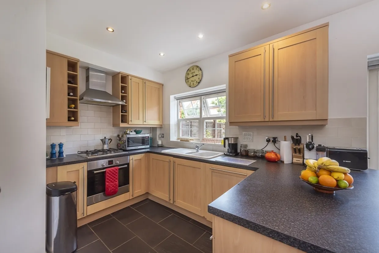Beningfield Drive London Colney AL2 photo 11