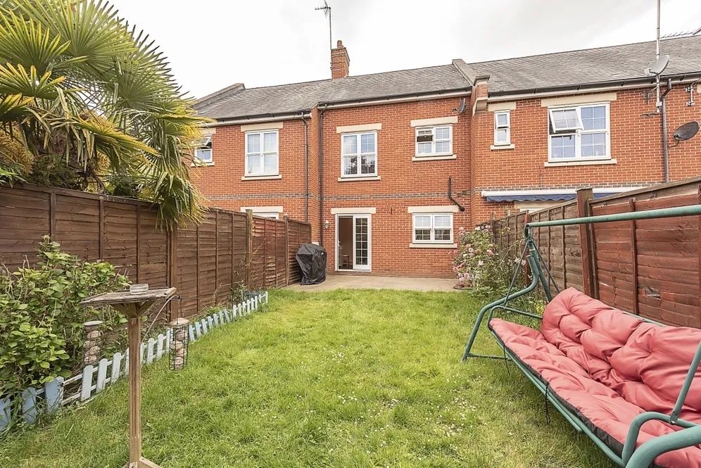 Beningfield Drive London Colney AL2 photo 12
