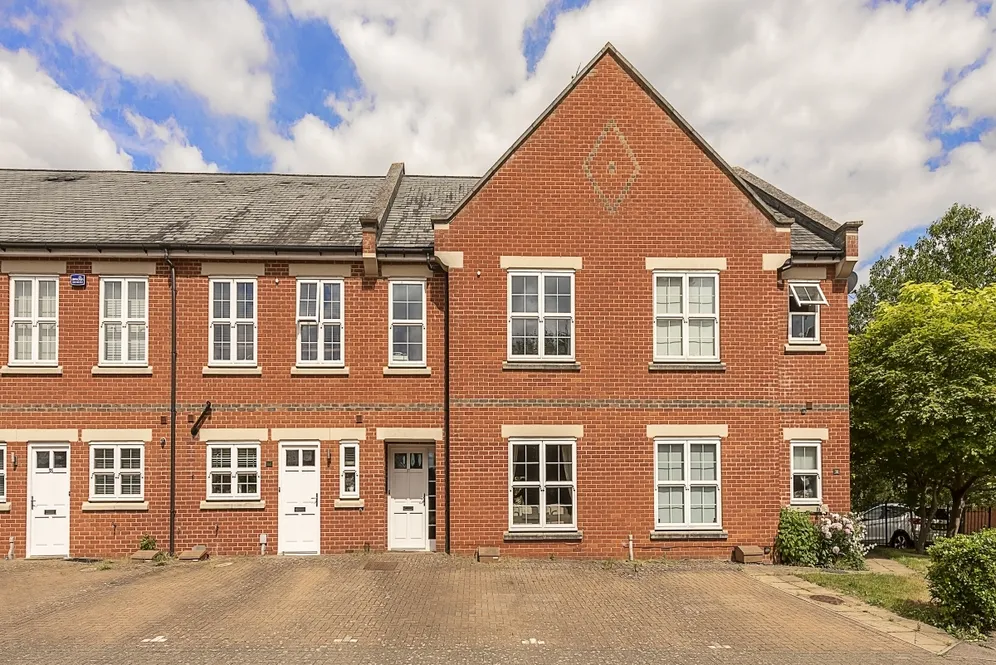 Beningfield Drive London Colney AL2 photo 14