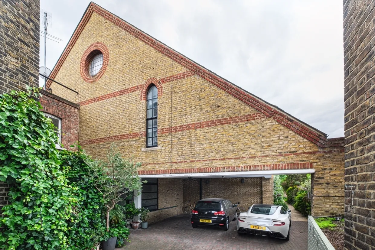 All Saints Close London SW8 photo 18