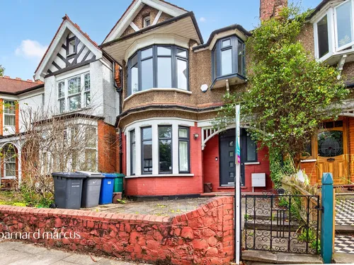 Nether Street, Londonphoto