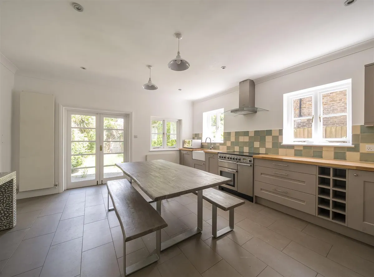 Kingswood Avenue, NW6