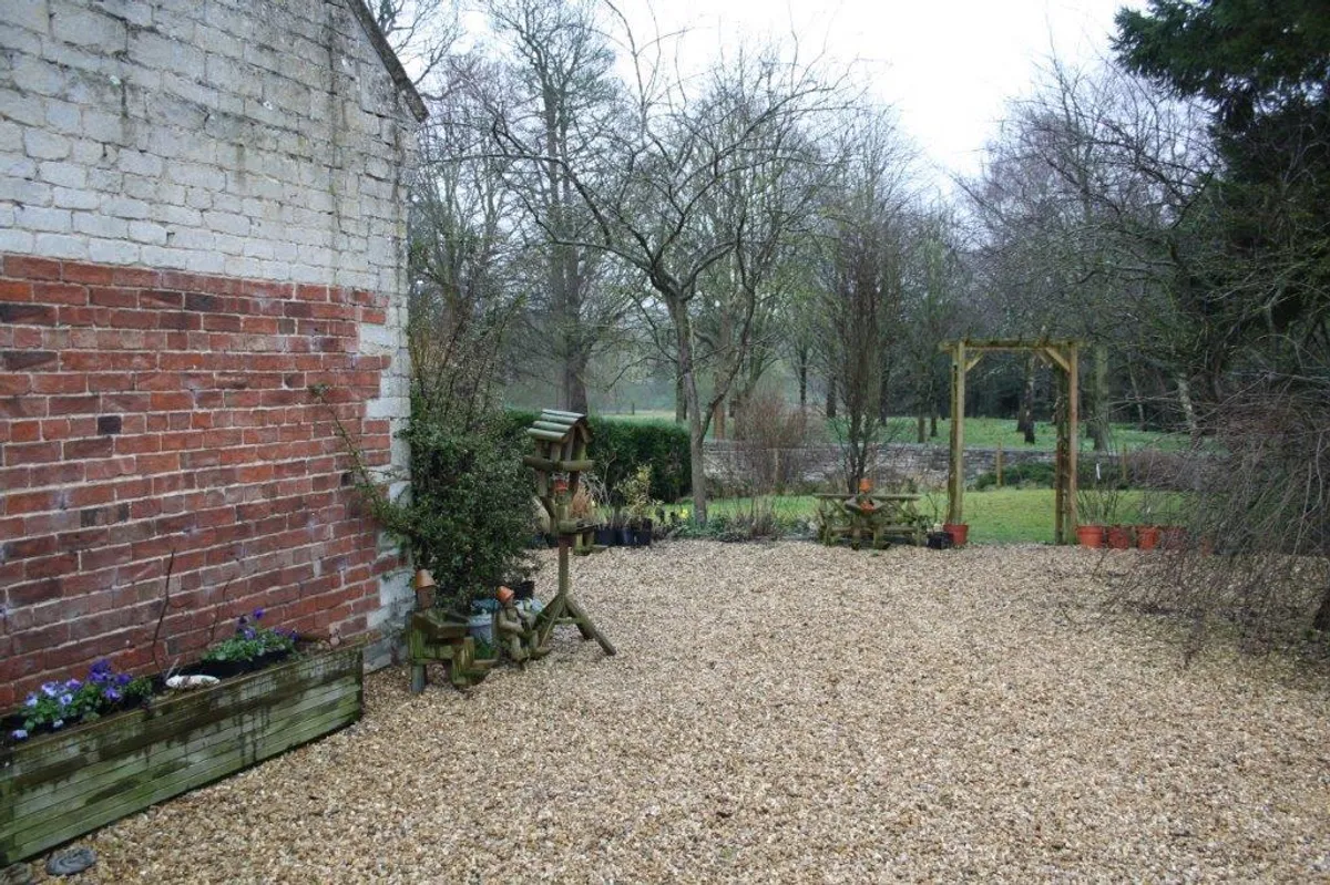 THE OLD SCHOOL HOUSE, LITTLE PONTON