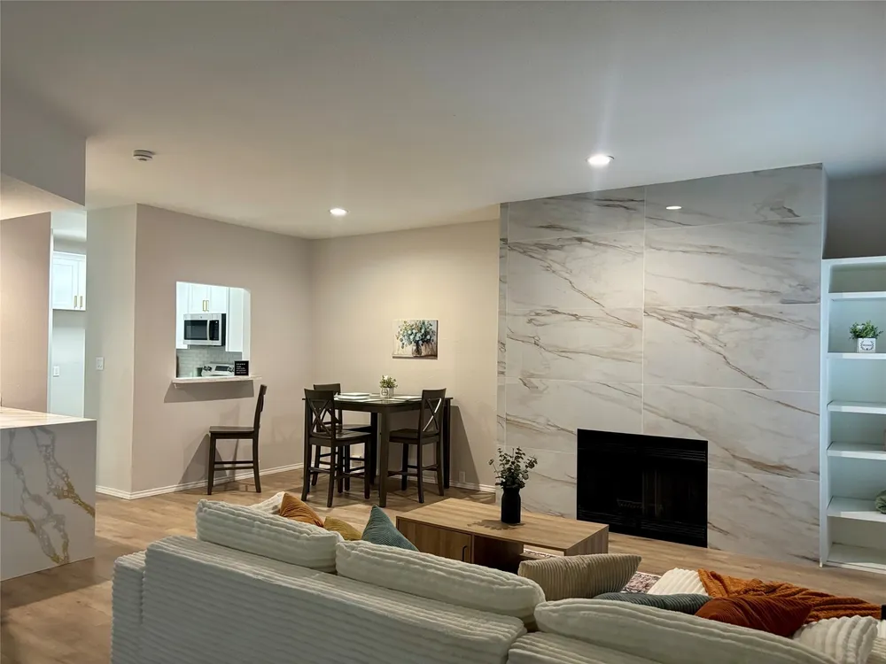 4900 Floyd St, Houston, TX 77007