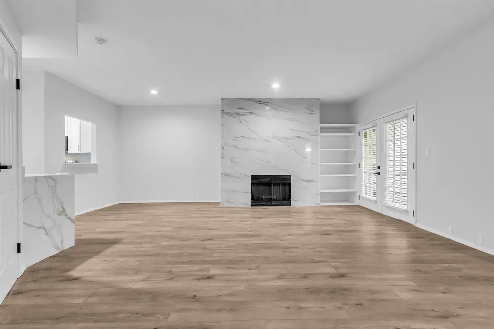 4900 Floyd St, Houston, TX 77007