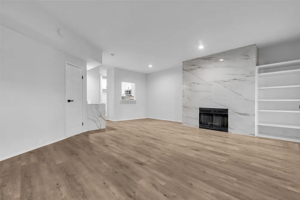 4900 Floyd St, Houston, TX 77007