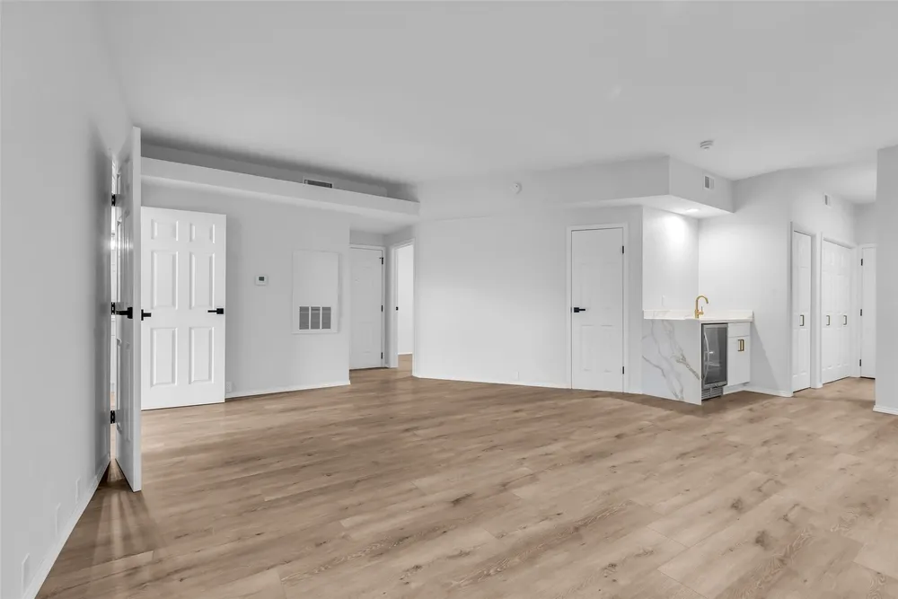 4900 Floyd St, Houston, TX 77007