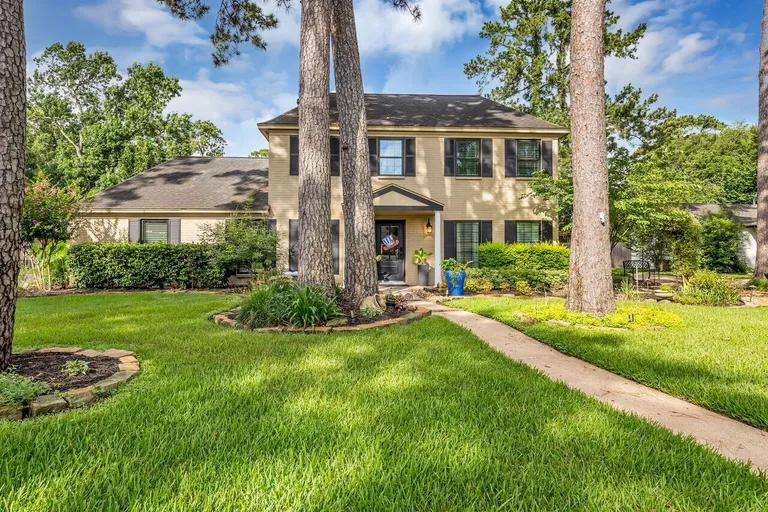 14115 Paradise Valley Dr, Houston, TX 77069