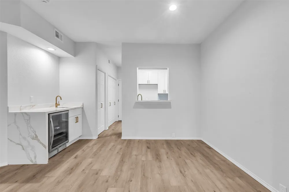 4900 Floyd St, Houston, TX 77007