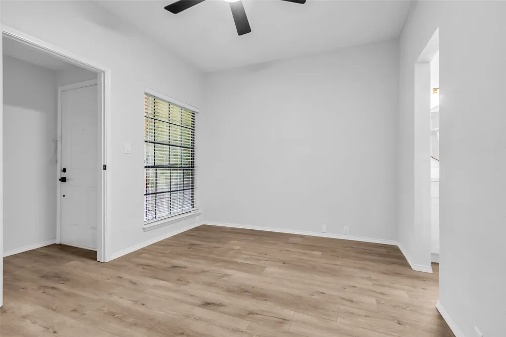 4900 Floyd St, Houston, TX 77007