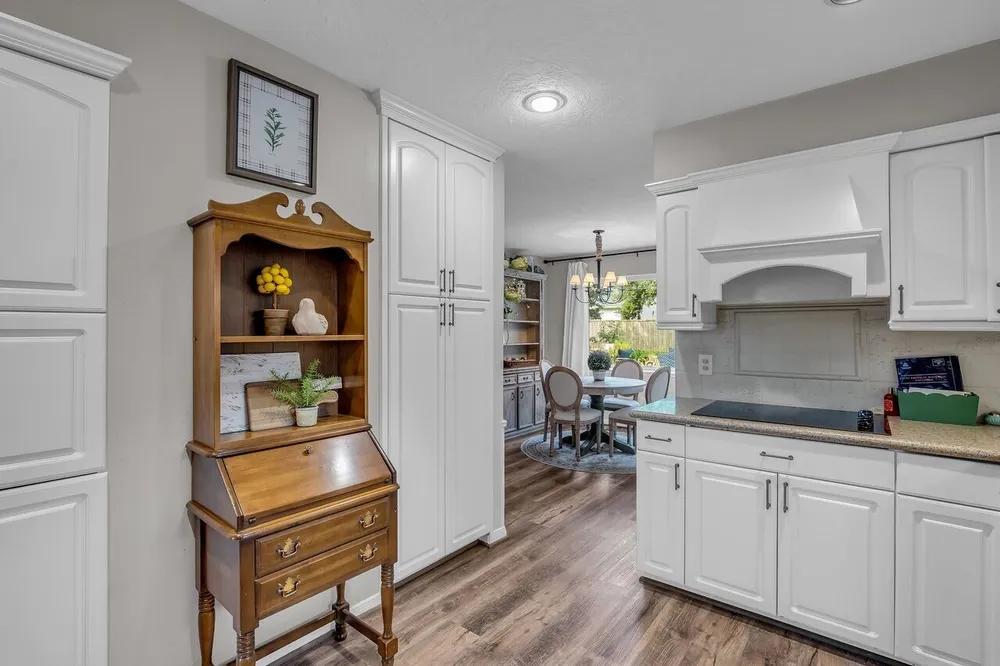 14115 Paradise Valley Dr, Houston, TX 77069
