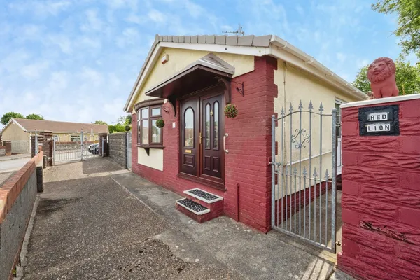 Heol Pen Tir Garw, Penlan, Swansea, SA5