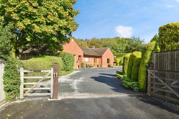 Heol Waterloo, Penygroes, Llanelli, W...