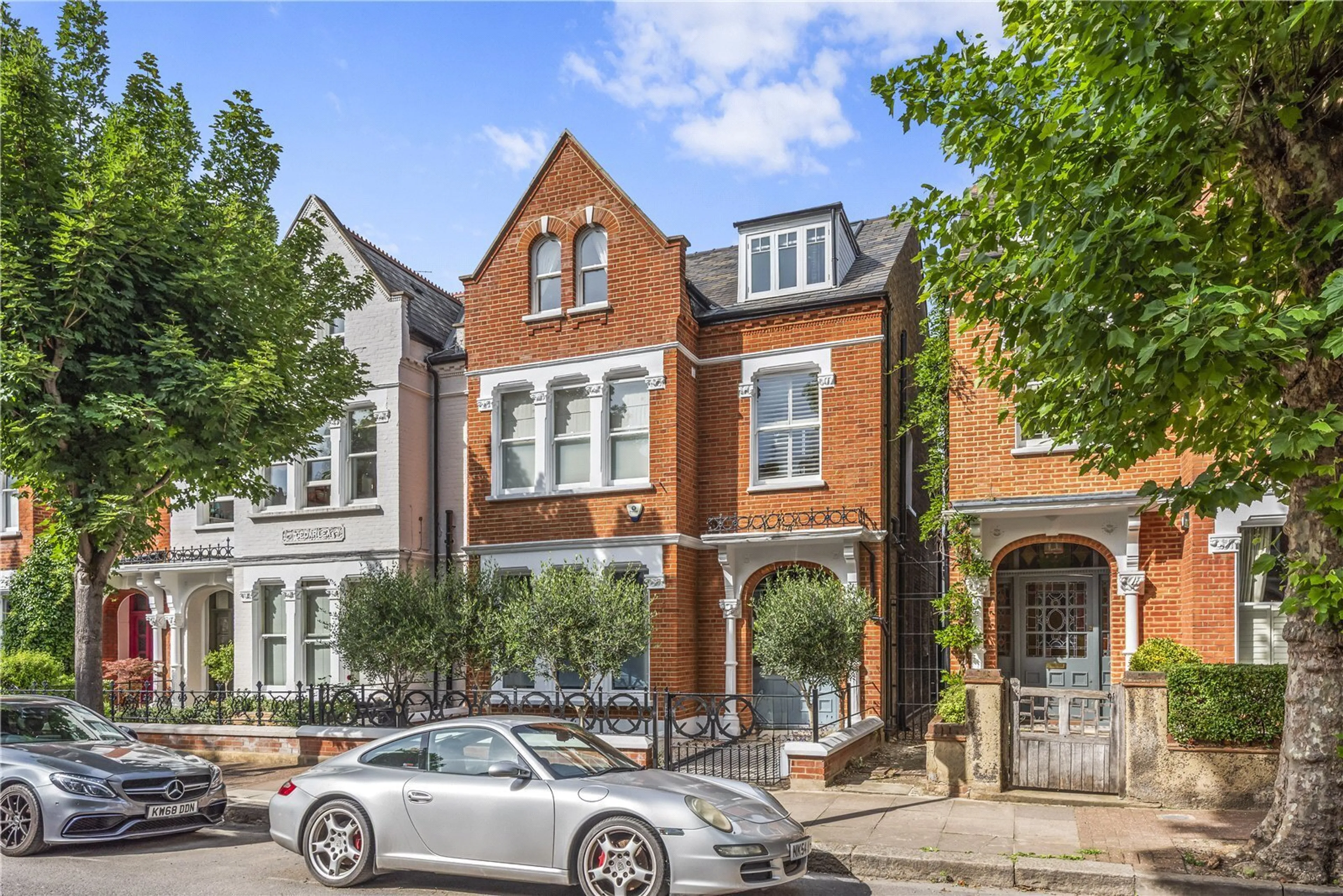 Property at Streathbourne Road, London, SW17