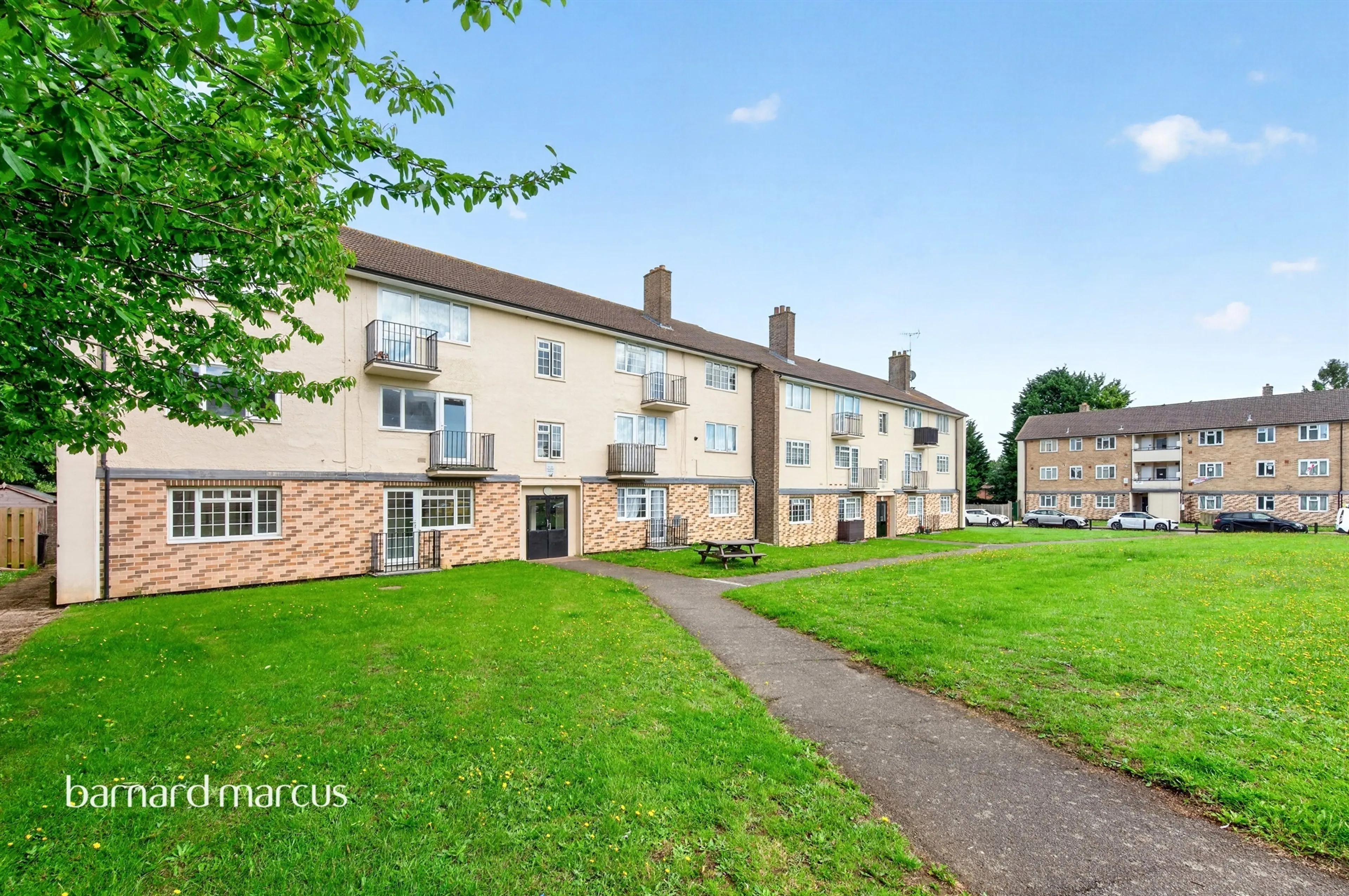 Property at Merefield Gardens, Tadworth