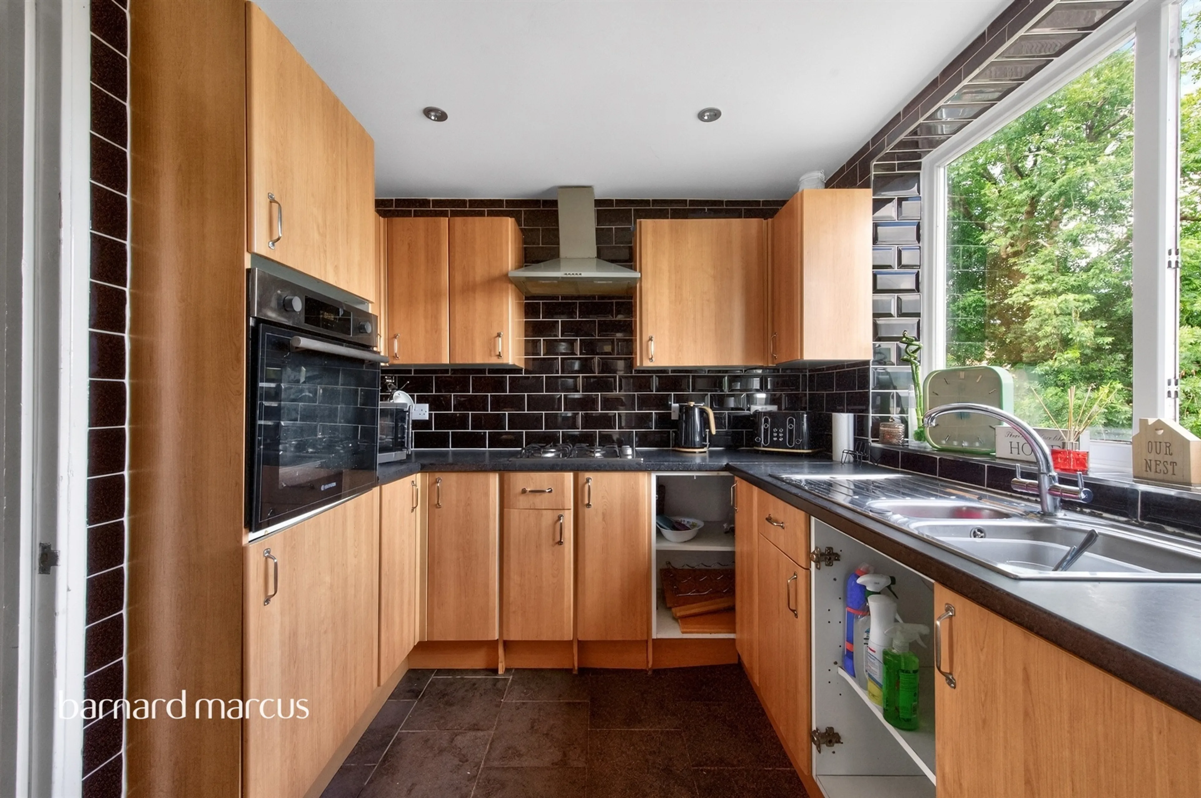 Property at Merefield Gardens, Tadworth