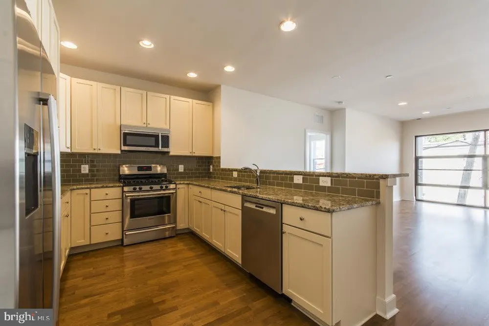 600 S 24th St, Philadelphia, PA 19146