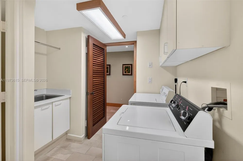 430 Grand Bay Dr, Key Biscayne, FL 33149