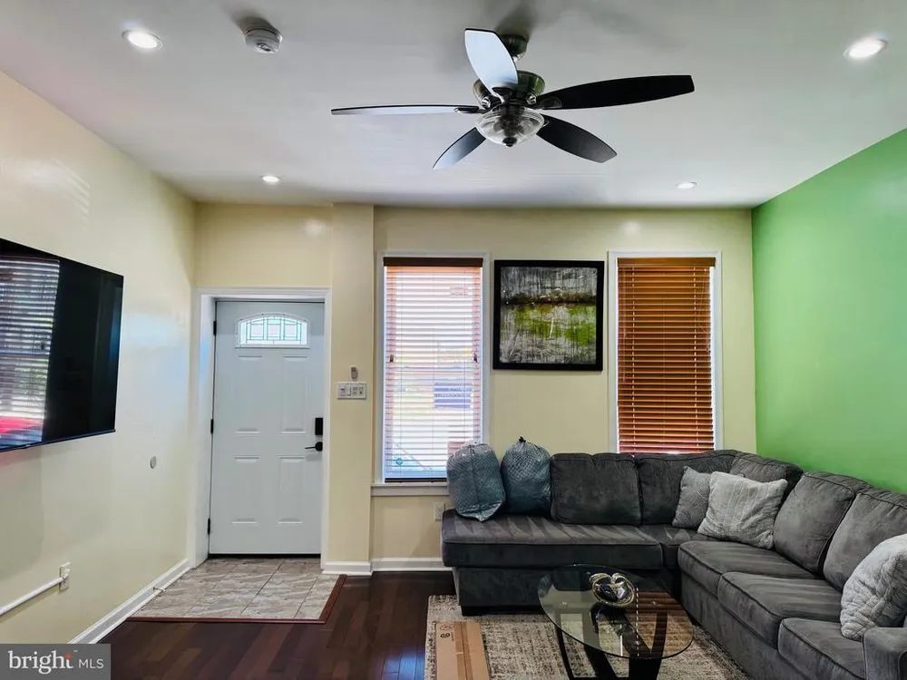 1238 S 31st St, Philadelphia, PA 19146