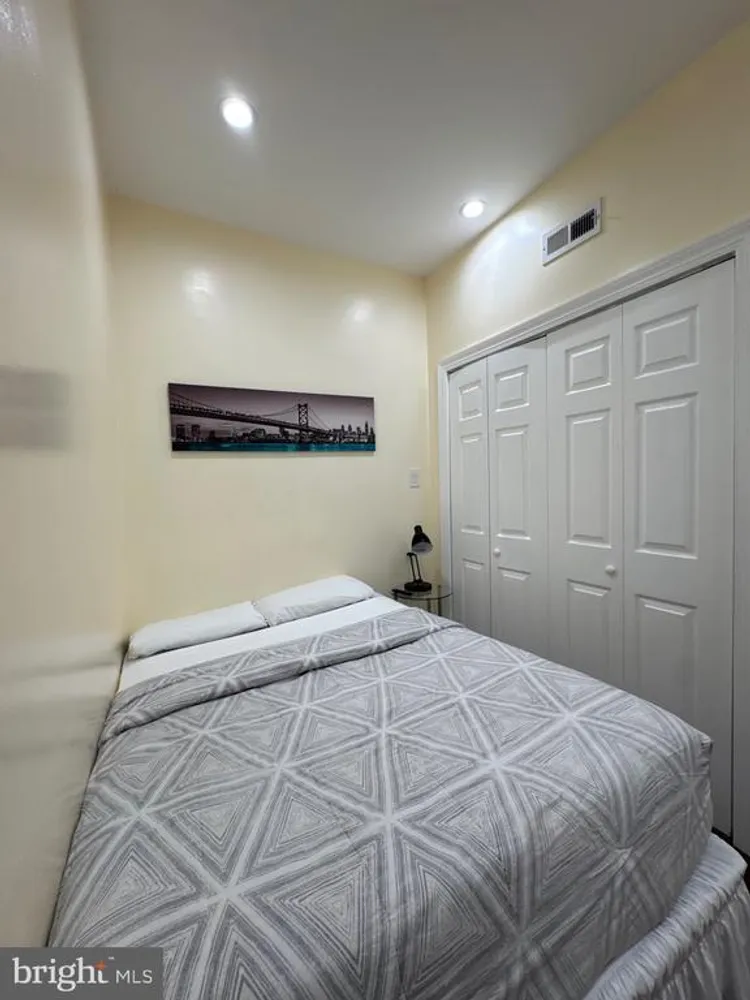 1238 S 31st St, Philadelphia, PA 19146