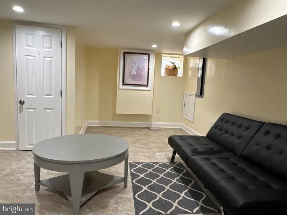 1238 S 31st St, Philadelphia, PA 19146