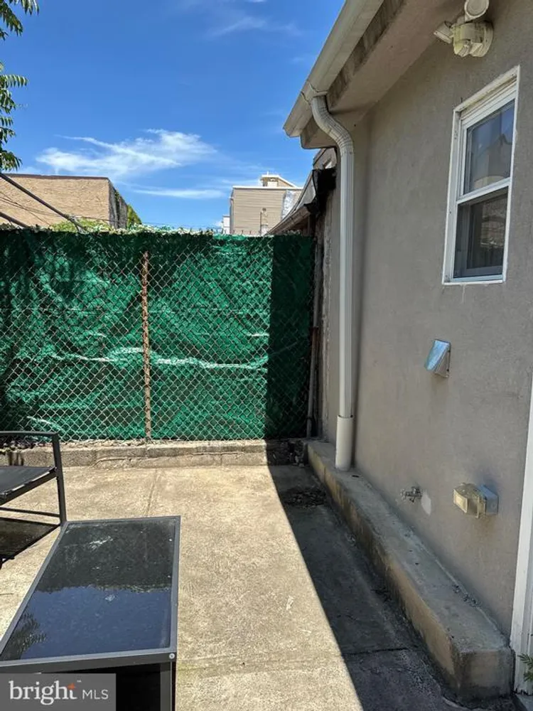 1238 S 31st St, Philadelphia, PA 19146