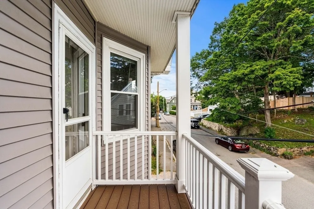 18 Cliff St, Salem, MA 01970